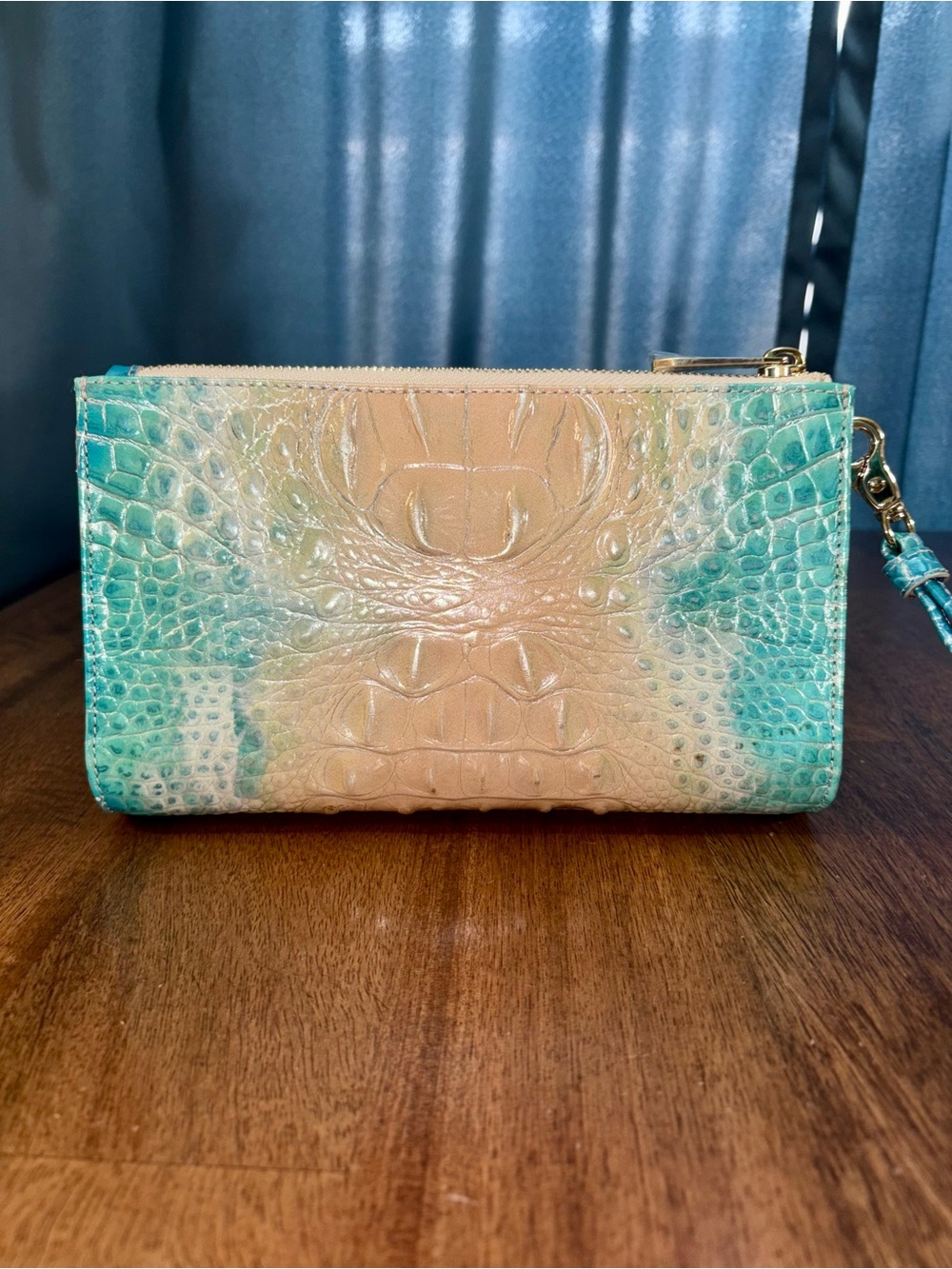 Brahmin EUC Daisy - Ocean Ombré - Perfect EYE - VERY HTF, RARE - Clutch/Wristlet - Picture 3 of 16